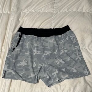 Ten Thousand Interval Short Gray Camouflage Men’s Large with liner